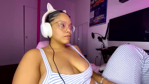 Snapshot of xstargazingx chatting on 11/06/25, 05:52 xStarGazingx online show from 11/06/25, 05:52