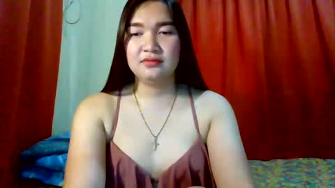 Snapshot of xsweetiemajax chatting on 02/14/25, 01:02 HI IM PAULINE online show from 02/14/25, 01:02
