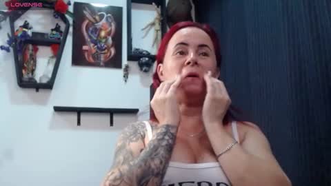 Snapshot of xtheya_me chatting on 01/07/25, 01:17 Eva evee milf online show from 01/07/25, 01:17