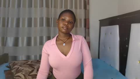 Snapshot of xumamaya chatting on 01/21/25, 01:18 hey its Mayah online show from 01/21/25, 01:18