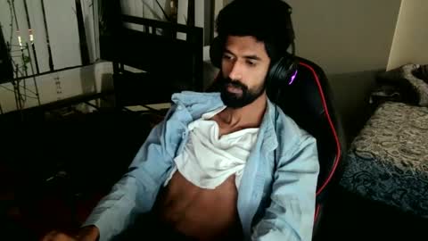 Snapshot of xwuvzyew chatting on 12/22/24, 04:28 x online show from 12/22/24, 04:28