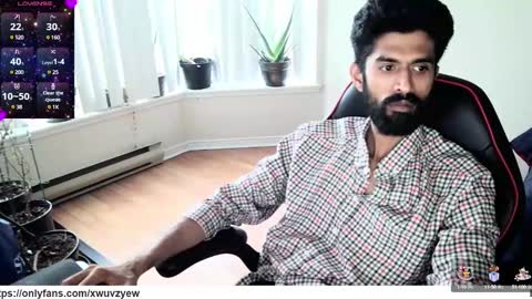 Snapshot of xwuvzyew chatting on 12/30/24, 08:25 x online show from 12/30/24, 08:25