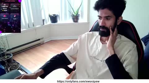 Snapshot of xwuvzyew chatting on 01/04/25, 07:02 x online show from 01/04/25, 07:02