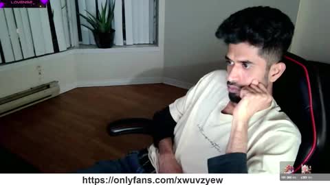 Snapshot of xwuvzyew chatting on 01/19/25, 04:54 x online show from 01/19/25, 04:54