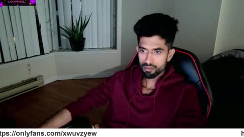 Snapshot of xwuvzyew chatting on 01/19/25, 11:00 x online show from 01/19/25, 11:00