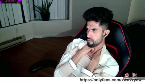 Snapshot of xwuvzyew chatting on 01/20/25, 05:04 x online show from 01/20/25, 05:04