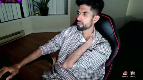 Snapshot of xwuvzyew chatting on 01/21/25, 05:05 x online show from 01/21/25, 05:05