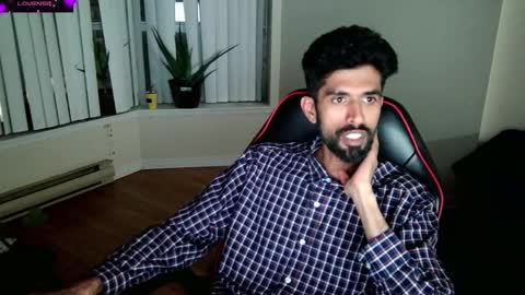 Snapshot of xwuvzyew chatting on 01/29/25, 05:51 x online show from 01/29/25, 05:51