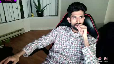 Snapshot of xwuvzyew chatting on 01/30/25, 05:09 x online show from 01/30/25, 05:09