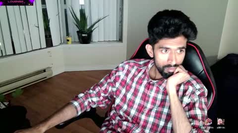 Snapshot of xwuvzyew chatting on 02/01/25, 06:32 x online show from 02/01/25, 06:32