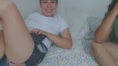 Gabriela and Camila online show from 01/29/25, 10:01