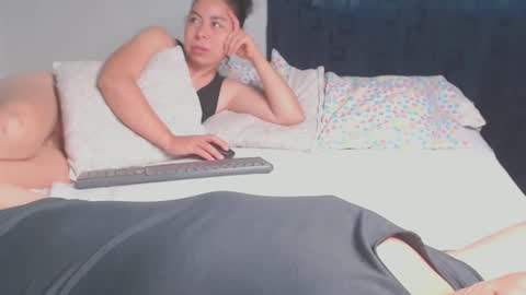 Gabriela and Camila online show from 02/17/25, 03:42