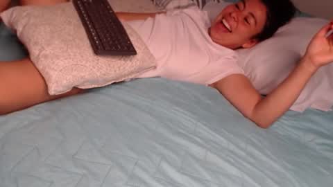 Gabriela and Camila online show from 03/01/25, 04:33