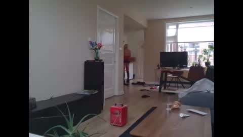 Snapshot of xx19hornyxx chatting on 12/20/25, 11:06 max online show from 12/20/25, 11:06