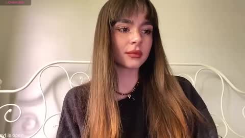 Lily online show from 06/04/26, 10:54