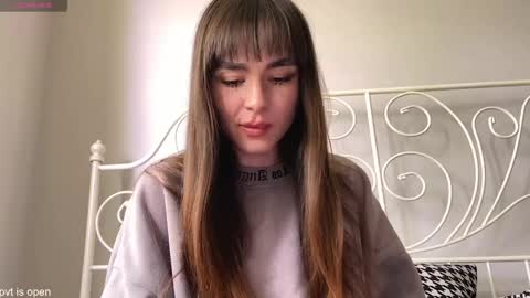 Lily online show from 06/05/26, 10:54