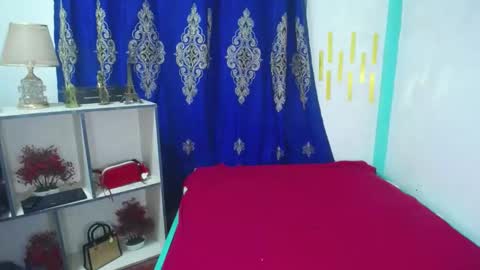Snapshot of xxapplebabexx chatting on 02/28/25, 08:39 xxapplebabexx online show from 02/28/25, 08:39