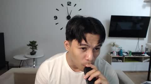 Snapshot of xxasianexploderxx chatting on 12/31/24, 06:48 Sam online show from 12/31/24, 06:48