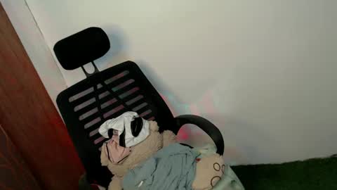 Snapshot of xxcandy_lust chatting on 01/12/25, 12:55 xxcandy lust online show from 01/12/25, 12:55