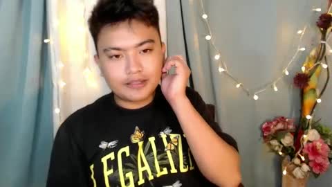 Snapshot of xxhotloyd_cummerx chatting on 01/17/25, 03:00 Loyd online show from 01/17/25, 03:00