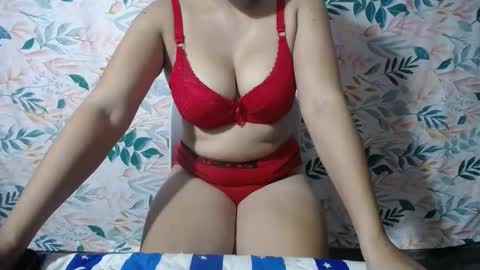 Snapshot of xxhott_ chatting on 10/21/25, 03:13 xxhott_ online show from 10/21/25, 03:13