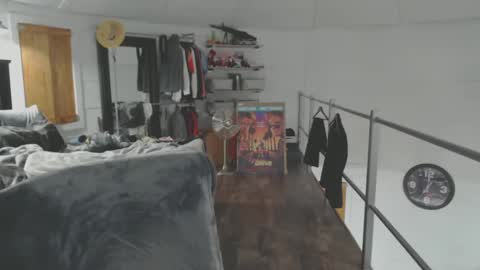 Snapshot of xxivantheterriblexx chatting on 12/09/24, 02:24 Ivan online show from 12/09/24, 02:24