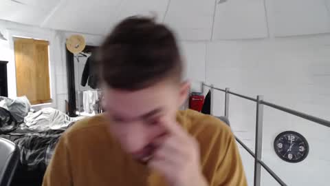 Snapshot of xxivantheterriblexx chatting on 12/17/24, 03:39 Ivan online show from 12/17/24, 03:39