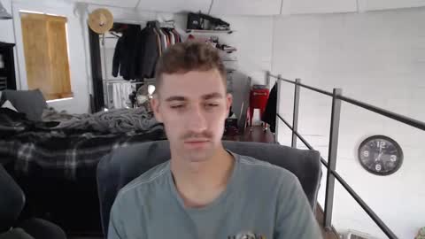 Snapshot of xxivantheterriblexx chatting on 12/19/24, 04:13 Ivan online show from 12/19/24, 04:13