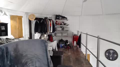 Snapshot of xxivantheterriblexx chatting on 12/20/24, 07:17 Ivan online show from 12/20/24, 07:17