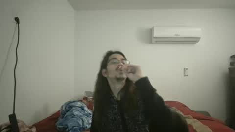 Snapshot of xxjasoneecxx chatting on 01/04/25, 12:05 XxJasoneecxX online show from 01/04/25, 12:05