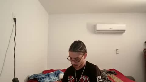 Snapshot of xxjasoneecxx chatting on 01/12/25, 10:23 XxJasoneecxX online show from 01/12/25, 10:23