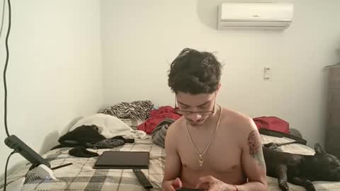 Snapshot of xxjasoneecxx chatting on 02/16/25, 06:10 XxJasoneecxX online show from 02/16/25, 06:10