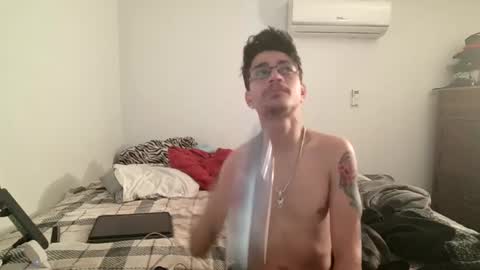 Snapshot of xxjasoneecxx chatting on 02/17/25, 04:31 XxJasoneecxX online show from 02/17/25, 04:31