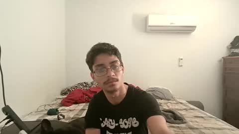 Snapshot of xxjasoneecxx chatting on 03/11/25, 01:37 XxJasoneecxX online show from 03/11/25, 01:37