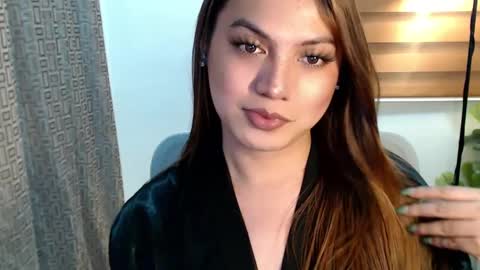 Snapshot of xxjulielovesyouxx chatting on 12/29/24, 04:30 July online show from 12/29/24, 04:30