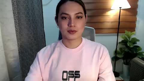 Snapshot of xxjulielovesyouxx chatting on 01/07/25, 03:02 July online show from 01/07/25, 03:02