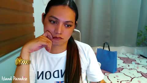 Snapshot of xxjulielovesyouxx chatting on 06/26/26, 06:01 July online show from 06/26/26, 06:01