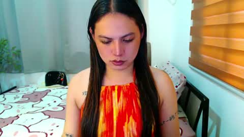 Snapshot of xxjulielovesyouxx chatting on 07/21/26, 05:54 July online show from 07/21/26, 05:54
