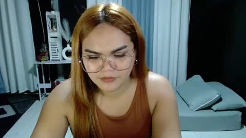 Snapshot of xxkylie_smithxx chatting on 12/14/25, 10:42 Kylie Smith online show from 12/14/25, 10:42