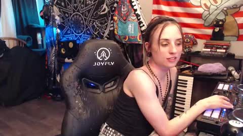Lilith online show from 09/19/25, 02:24