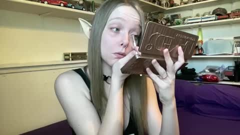 Snapshot of xxloveanastasia chatting on 09/08/25, 05:56 LoveAnastasia online show from 09/08/25, 05:56