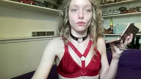 Snapshot of xxloveanastasia chatting on 09/12/25, 05:02 LoveAnastasia online show from 09/12/25, 05:02