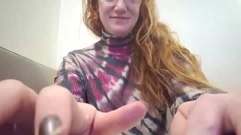 Snapshot of xxmariebliss chatting on 04/19/26, 01:43 xxmariebliss online show from 04/19/26, 01:43