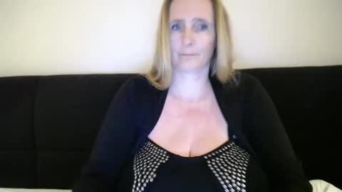 Nikkie online show from 02/03/25, 07:31