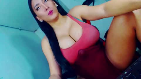 Snapshot of xxqueenjasminexx chatting on 12/18/25, 09:54 Jasmine online show from 12/18/25, 09:54