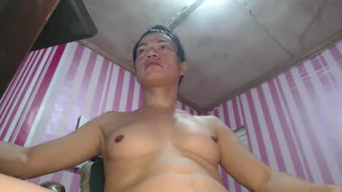 Snapshot of xxrowenatastycockforyouxx chatting on 11/18/25, 03:01 xxrowenatastycockforyouxx online show from 11/18/25, 03:01