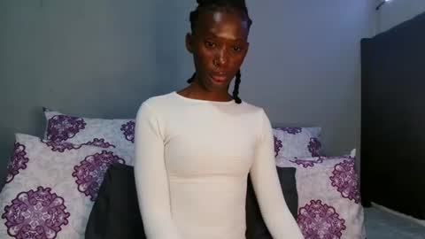 Snapshot of xxsexytalia28 chatting on 11/17/25, 08:25 xxsexytalia28 online show from 11/17/25, 08:25