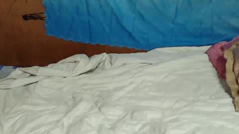 Snapshot of xxshantal chatting on 09/18/25, 06:04 xxshantal online show from 09/18/25, 06:04