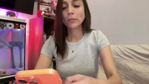 kisses online show from 12/15/25, 11:09