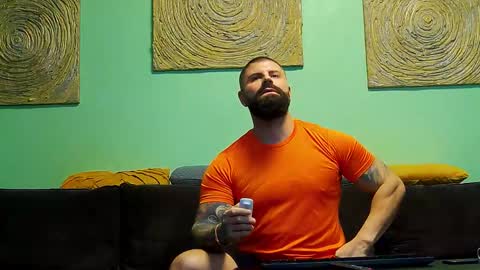 Snapshot of xxtreamleonard chatting on 11/25/25, 10:15 Xtream Leonard online show from 11/25/25, 10:15